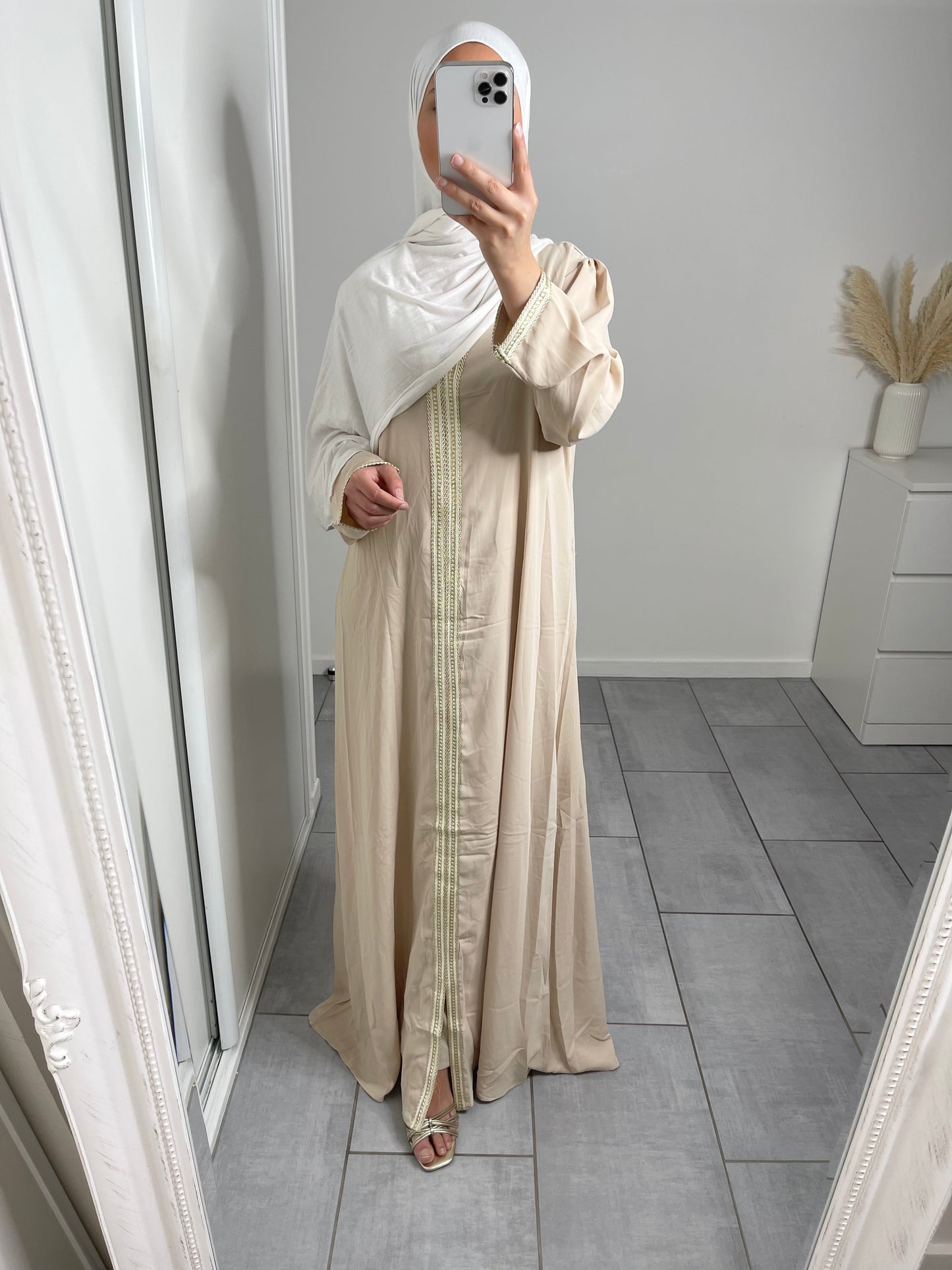 Abaya Ness